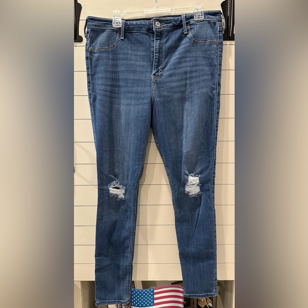 Like New Hollister Ultra High-Rise Jean Leggings Jeggings Women’s Size 19 Long